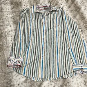 Robert Graham dress shirt in excellent condition In multiple colors